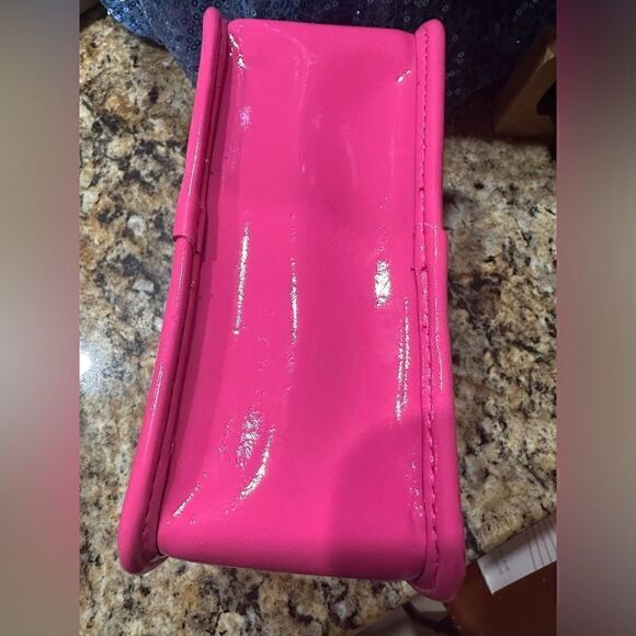 Victoria's Secret Cosmetic Case Clear Pink
Patches Beauty Travel Makeup … - Picture 4 of 17